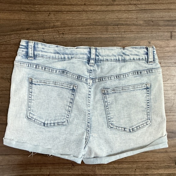 Art Class Denim Light Wash Denim Jean Shorts Girls Sz XXL 14/16 - Picture 2 of 5